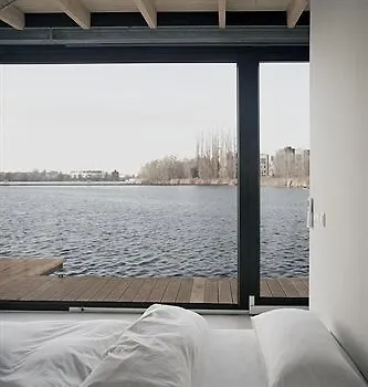 Hotel Old Town - Flodd - Floating Berlín